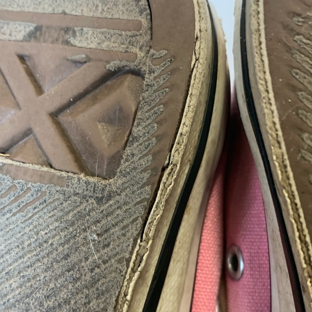 Pink converse - Picture 2 of 6